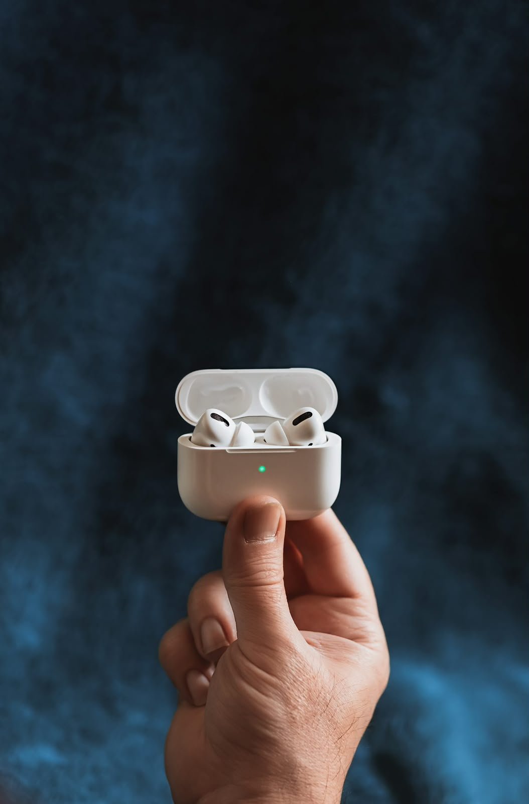 Airpods pro 2nd gen with anc, free magsafe powebank.
