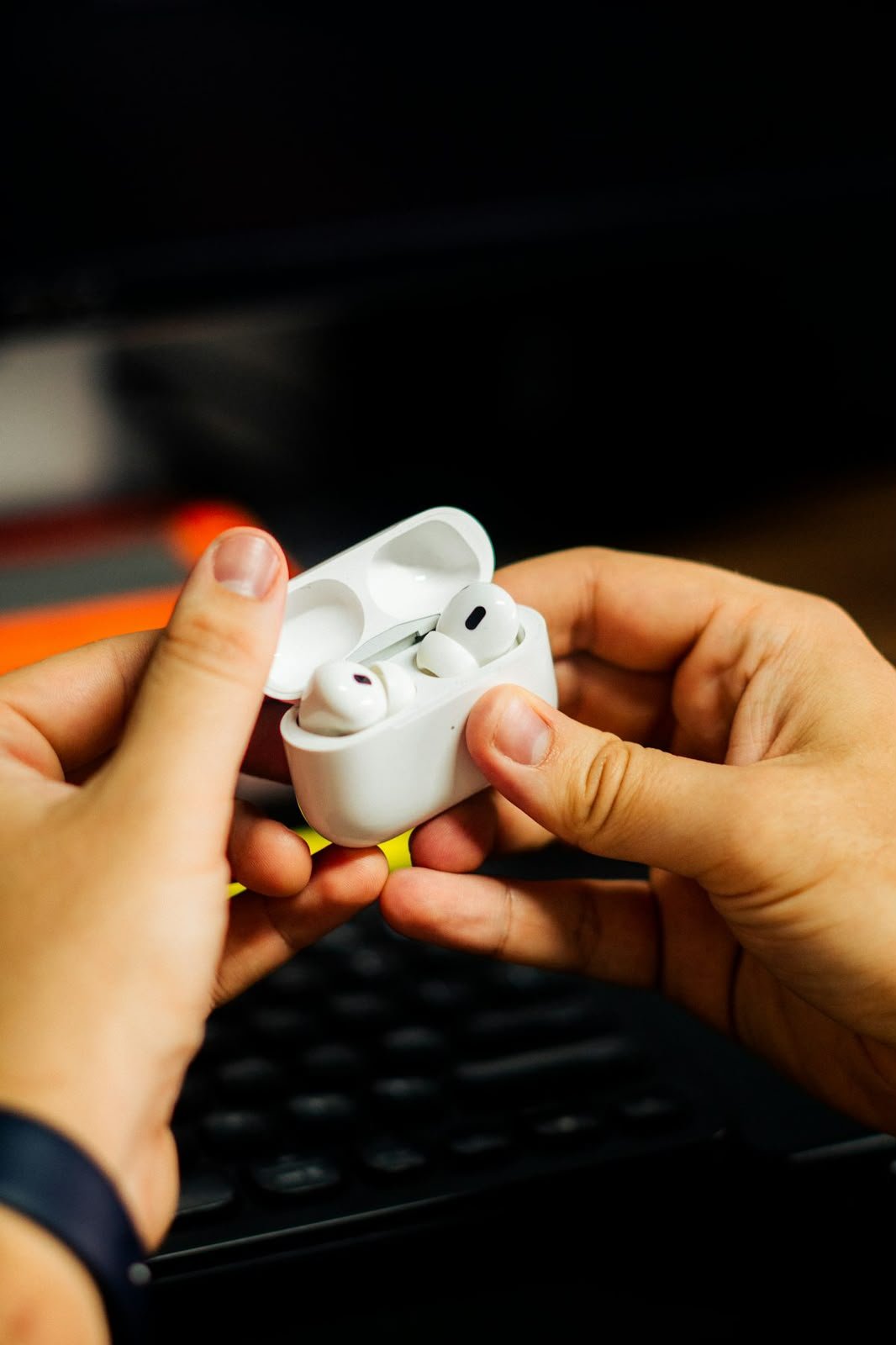 Airpods pro 2nd gen with anc, free magsafe powebank.