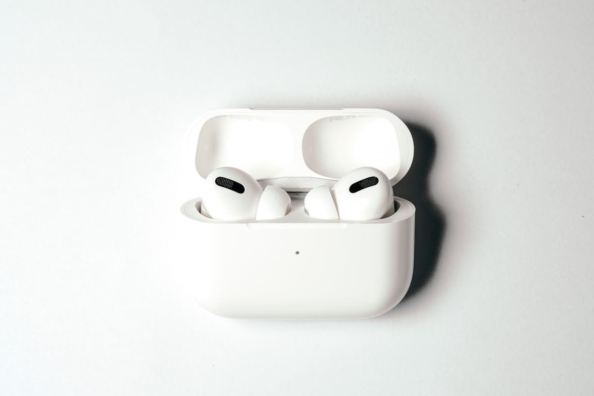 Airpods pro 2nd gen with anc, free magsafe powebank.