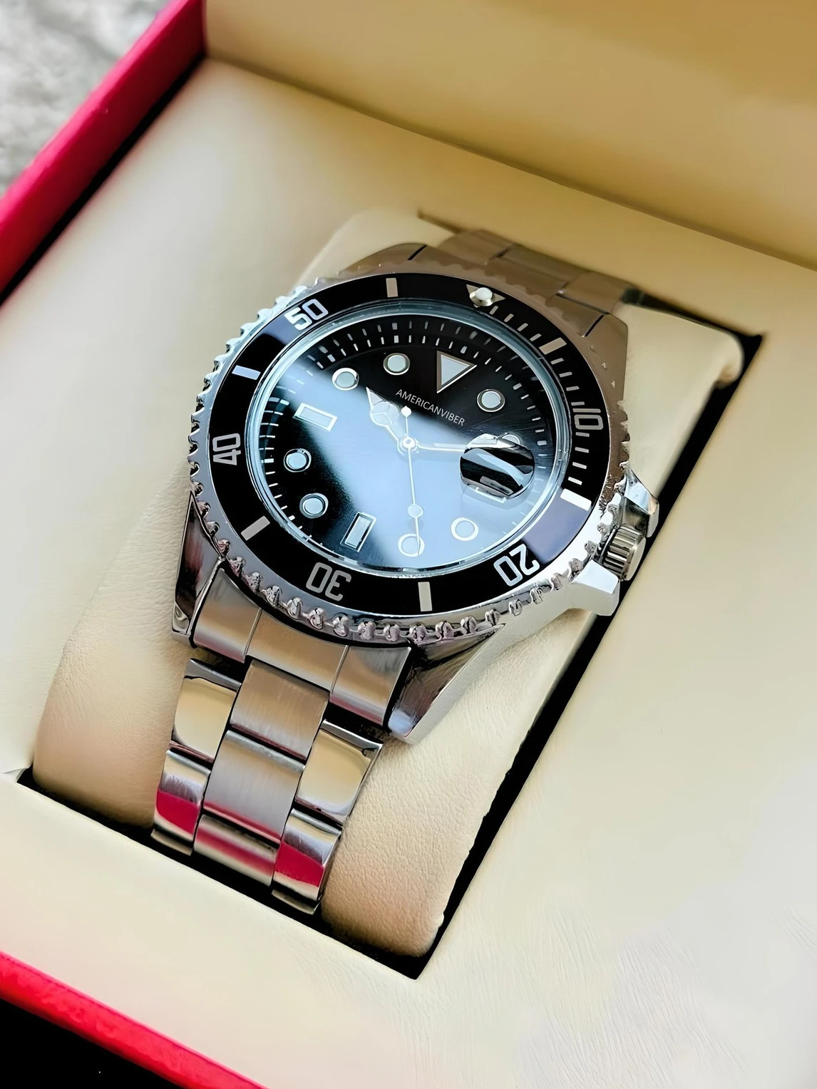 Americanviber Adjustable Free Size Lock Date Function watch