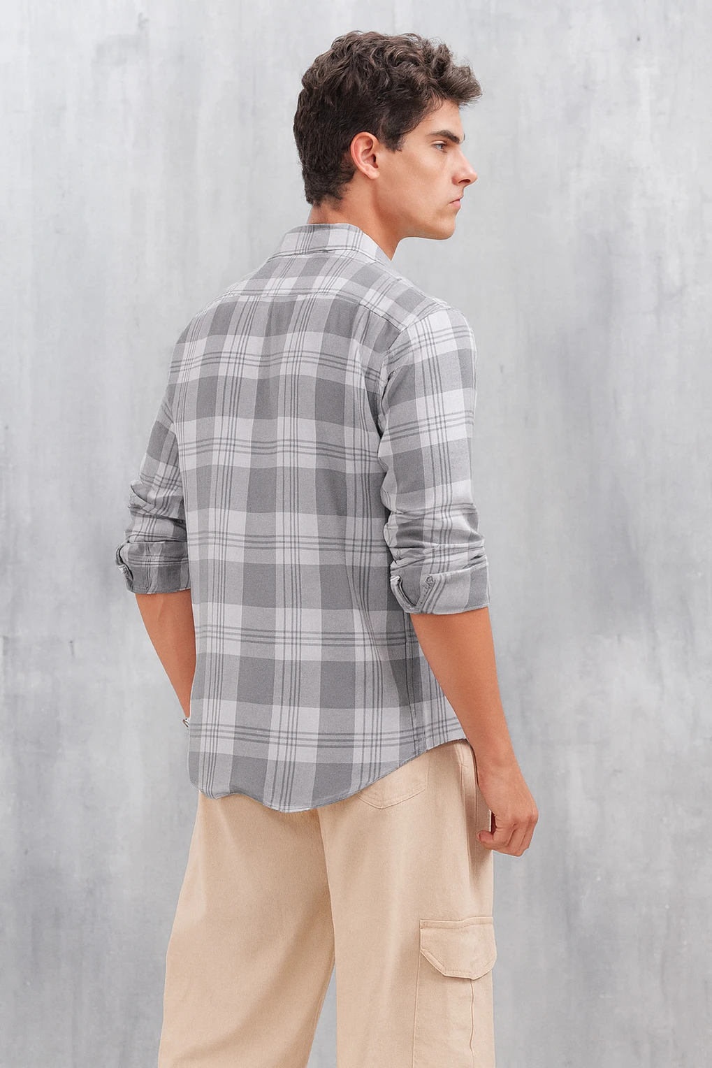 SHIRTZONE Men Slim Fit Checkered Spread Collar Casual Shirt
